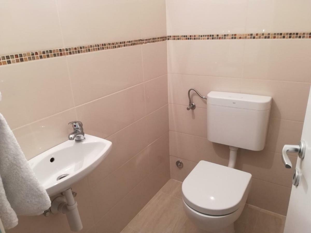 Apartman Tonika Pula Bagian luar foto